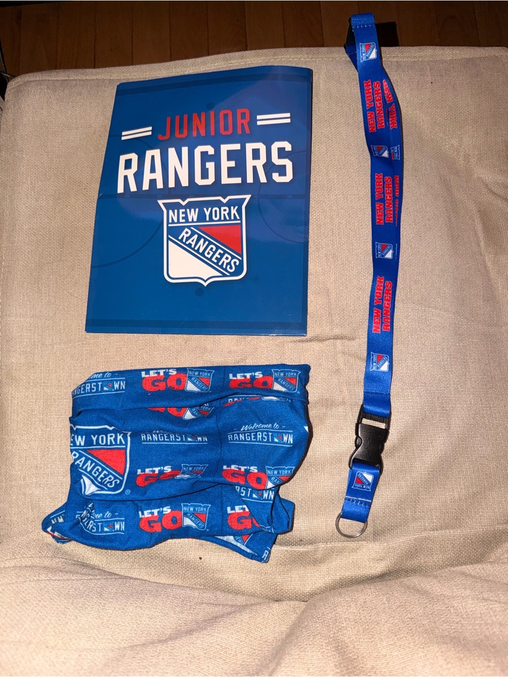 🔥 NY Rangers Fan Bundle – Folder + Lanyard + Neck Gaiter 🔥